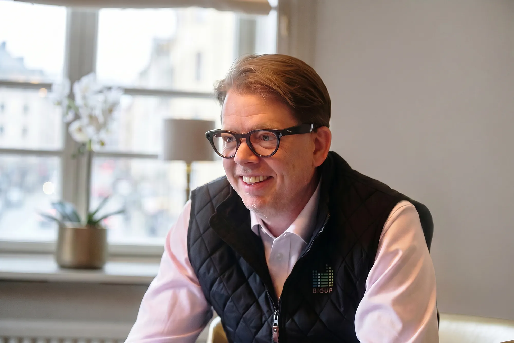 Porträttfoto av Joakim Sternander på BigUp